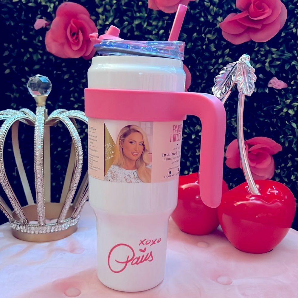 🩷🌸Paris Hilton signature 40oz tumbler